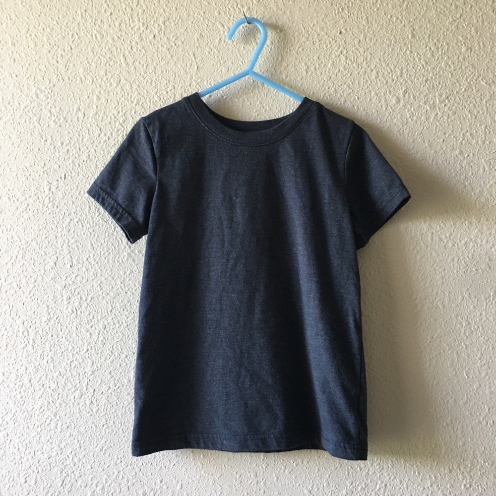 ❤️CAT&JACK Toddler 5T Dark Gray Short Sleeve Tee